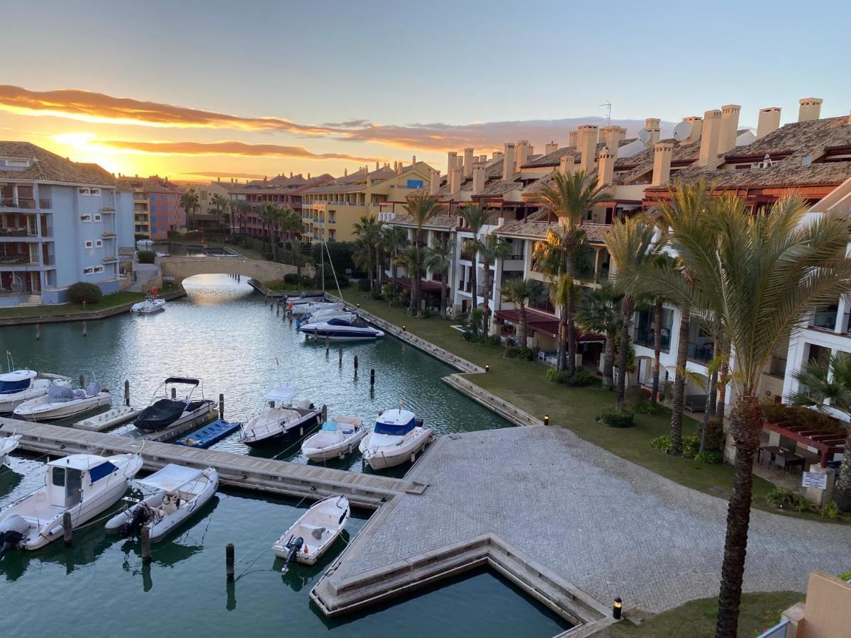 סן רוקה Apartamento Con Terraza Sobre La Marina De Sotogrande מראה חיצוני תמונה
