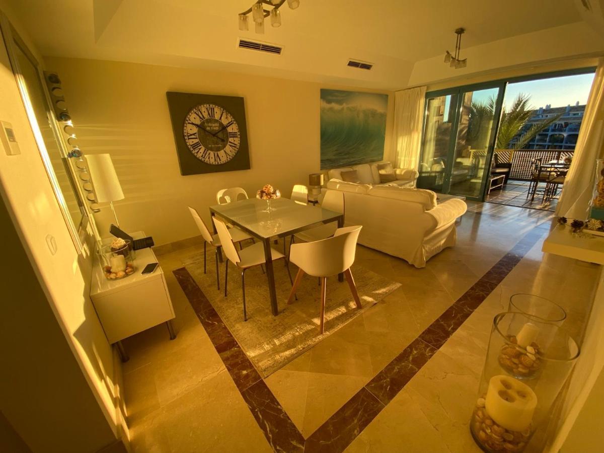 סן רוקה Apartamento Con Terraza Sobre La Marina De Sotogrande מראה חיצוני תמונה