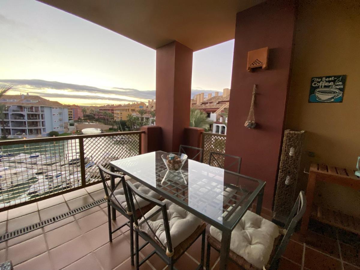 סן רוקה Apartamento Con Terraza Sobre La Marina De Sotogrande מראה חיצוני תמונה