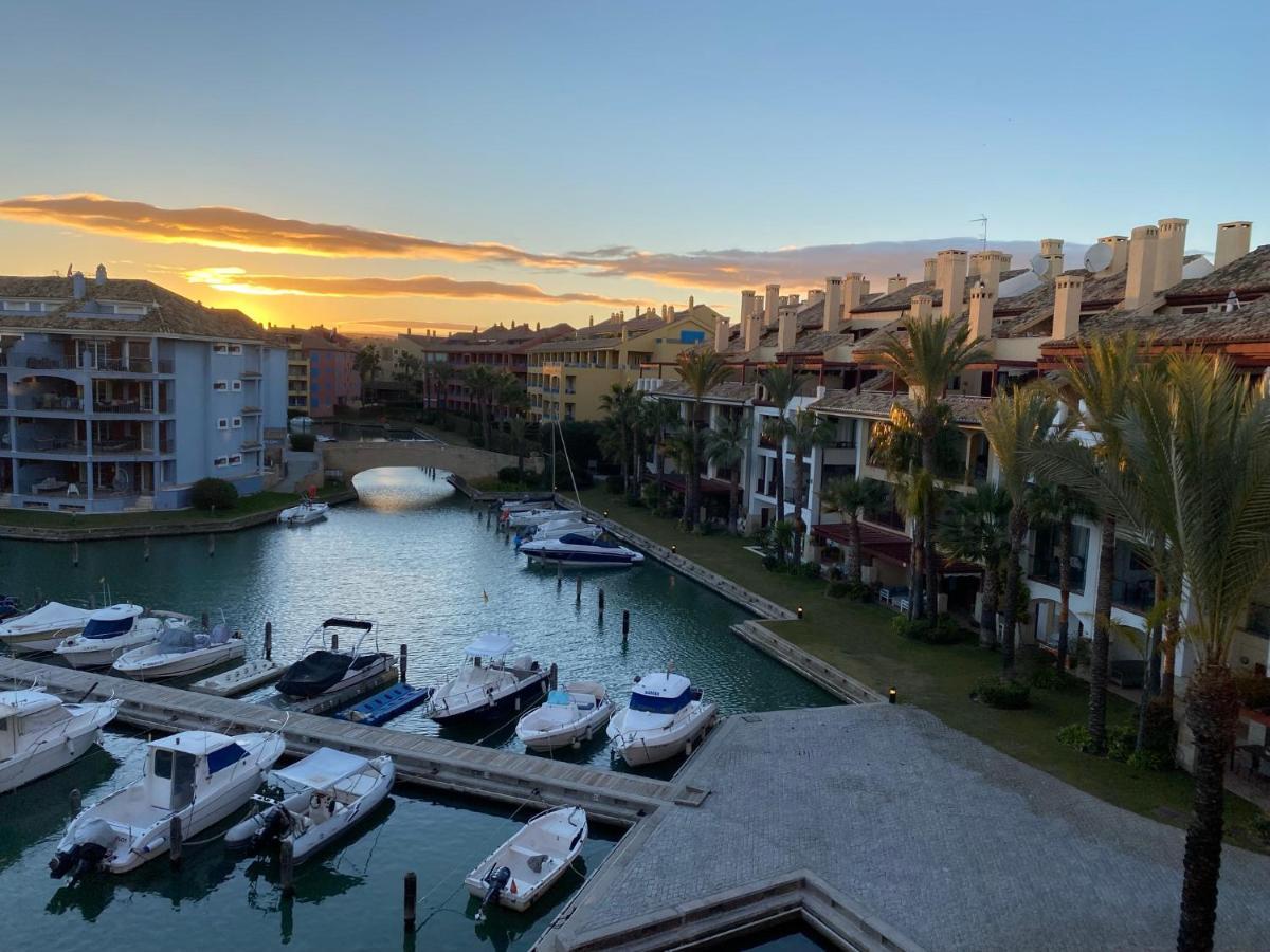 סן רוקה Apartamento Con Terraza Sobre La Marina De Sotogrande מראה חיצוני תמונה