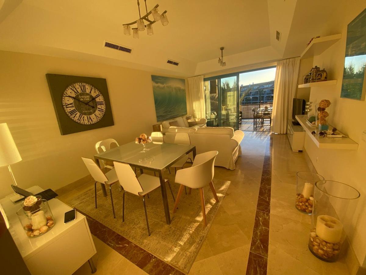סן רוקה Apartamento Con Terraza Sobre La Marina De Sotogrande מראה חיצוני תמונה