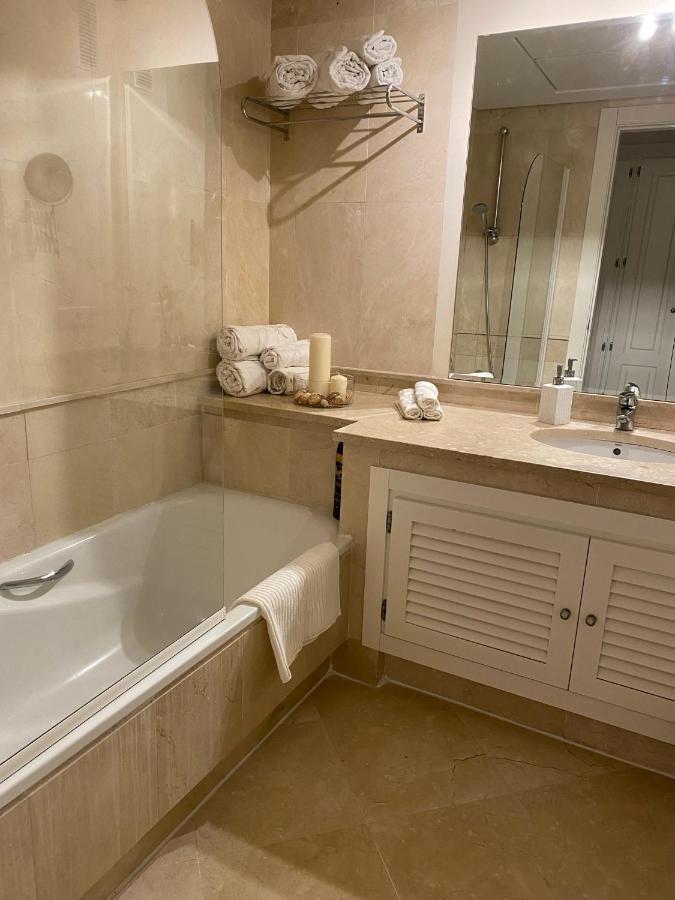 סן רוקה Apartamento Con Terraza Sobre La Marina De Sotogrande מראה חיצוני תמונה