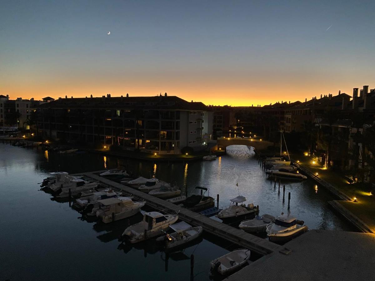 סן רוקה Apartamento Con Terraza Sobre La Marina De Sotogrande מראה חיצוני תמונה