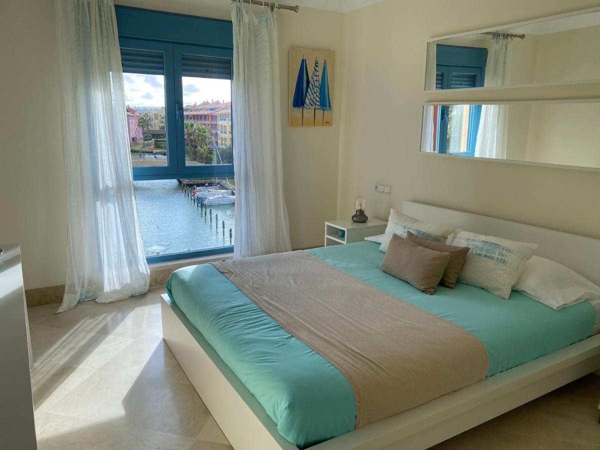 סן רוקה Apartamento Con Terraza Sobre La Marina De Sotogrande מראה חיצוני תמונה